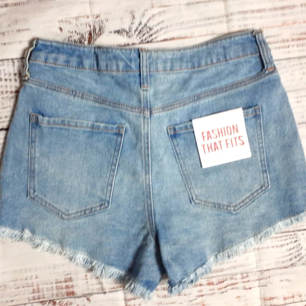 NWT Celebrity Pink Size 7 Denim Shorts